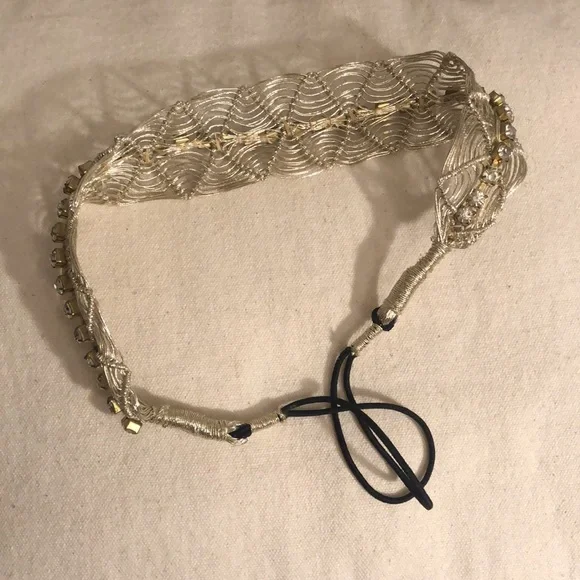 💎 Amazing jeweled headband. Amazing gold wire detail for ultimate Queen vibes. - Picture 16 of 16
